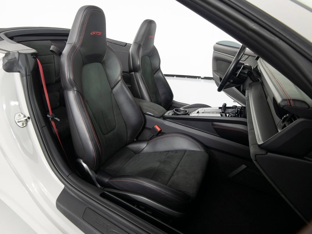 Certified 2022 Porsche 911 Carrera GTS RWD image 41