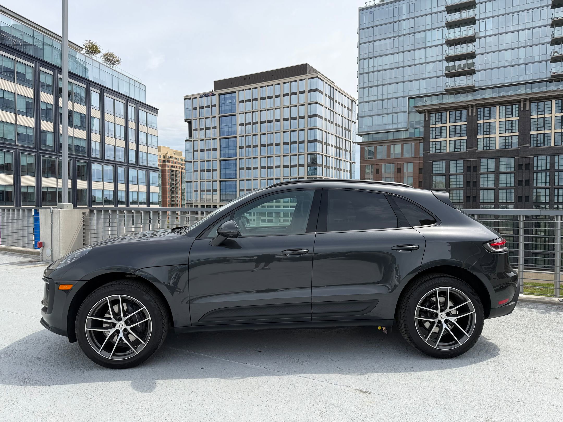 Certified 2026 Porsche Macan AWD/4WD image 2