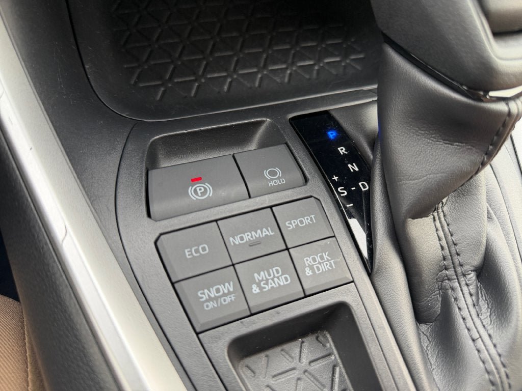 Used 2023 Toyota RAV4 XLE w/ Convenience Package AWD/4WD image 33