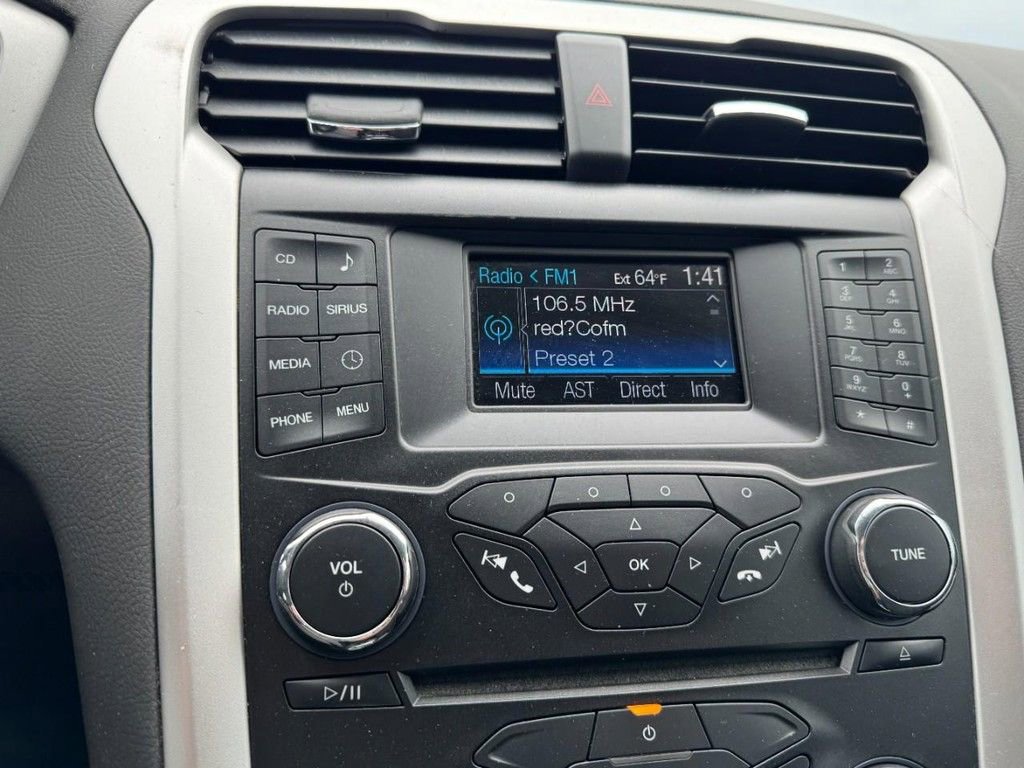 Used 2014 Ford Fusion SE FWD image 19