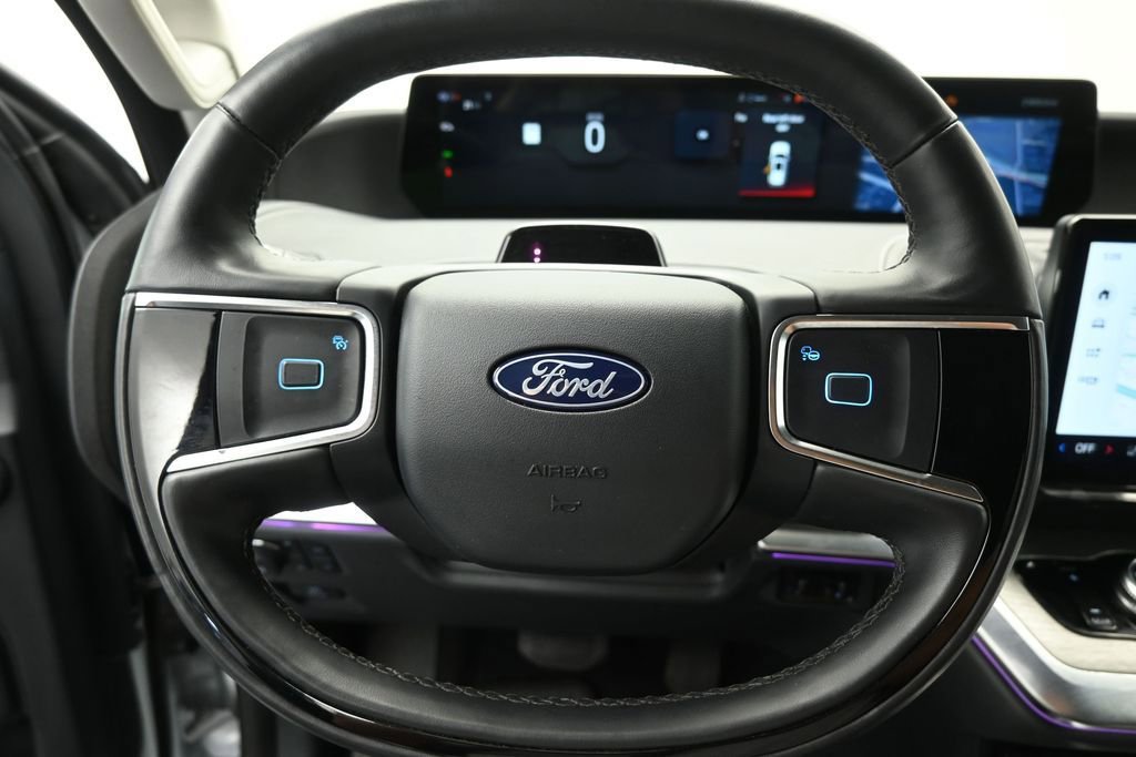 Certified 2025 Ford Expedition Platinum AWD/4WD image 10