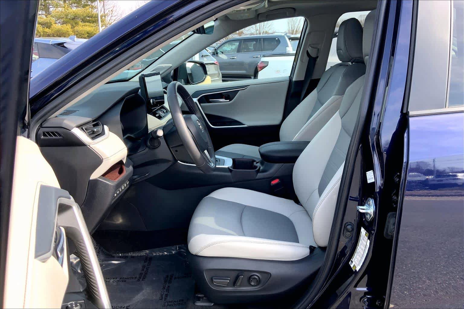 Used 2023 Toyota RAV4 Limited AWD/4WD image 14