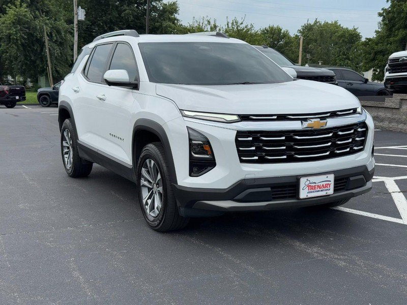 Used 2025 Chevrolet Equinox LT w/ Convenience Package II FWD image 2