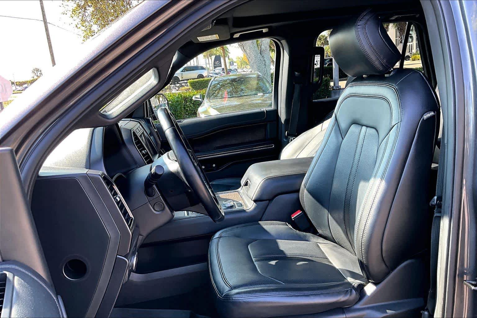 Used 2018 Ford Expedition Limited w/ Equipment Group 301A image 8