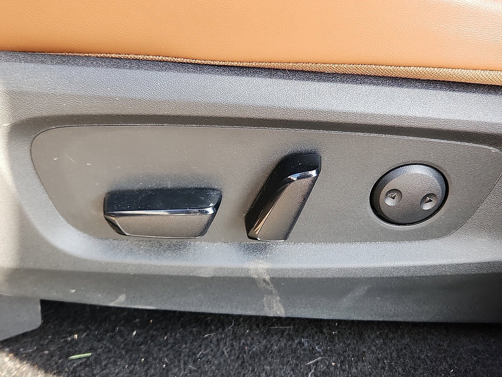 Used 2024 Nissan Pathfinder Platinum image 12