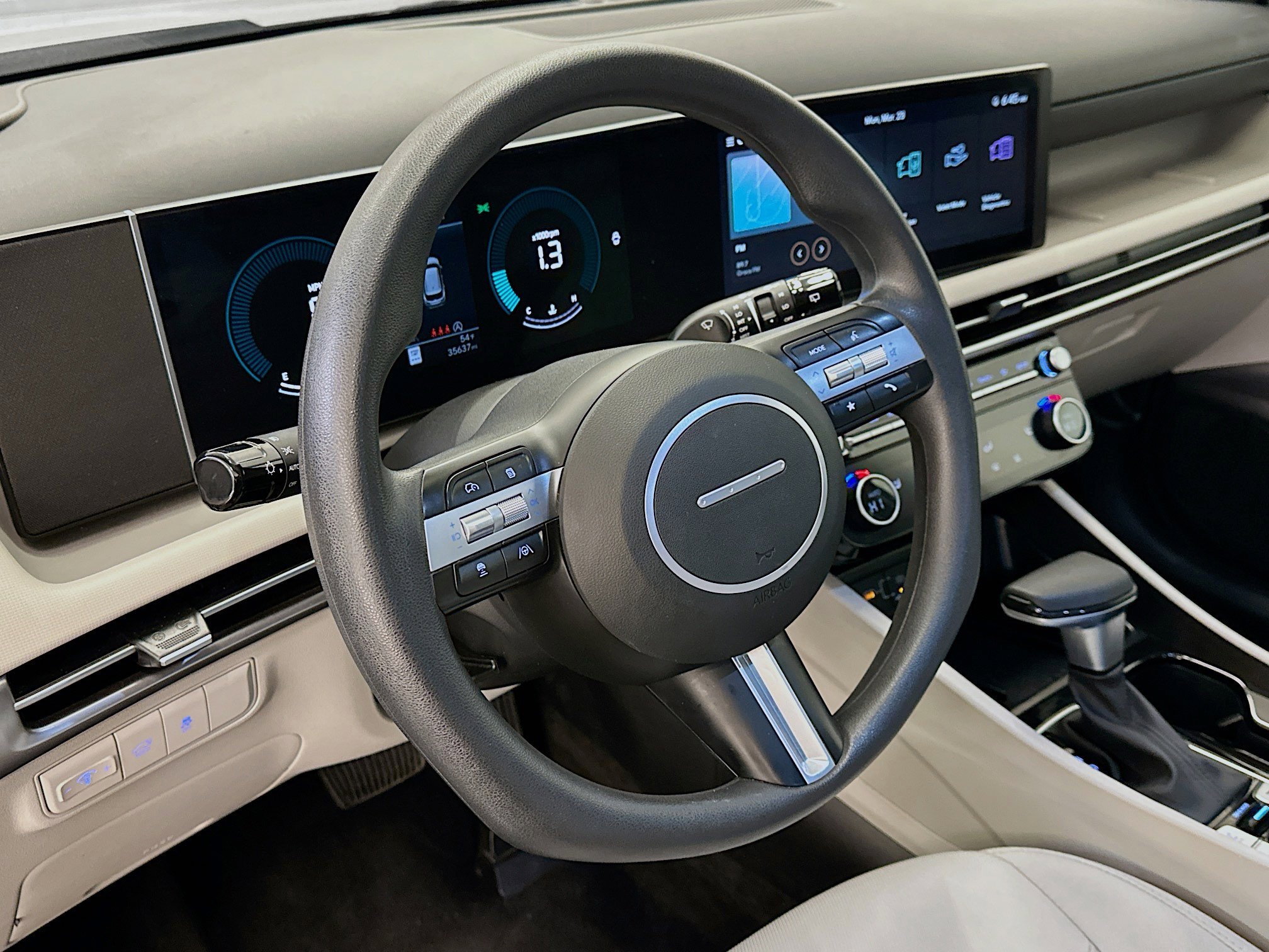 Used 2025 Hyundai Tucson SEL image 18