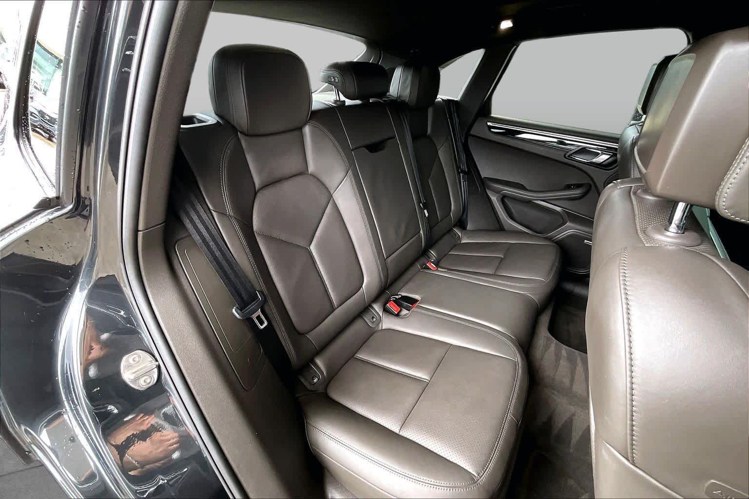Used 2019 Porsche Macan AWD/4WD image 18