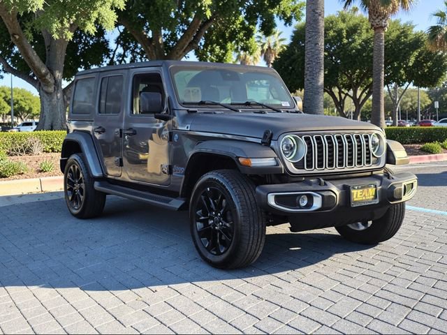 Used 2025 Jeep Wrangler Sahara 4xe image 3