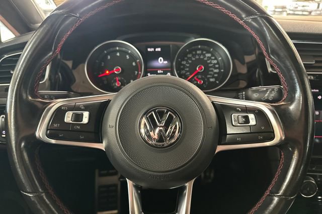 Used 2018 Volkswagen GTI SE w/ SE Leather Package image 27