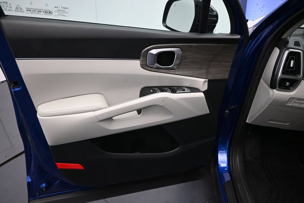 Certified 2021 Kia Sorento EX w/ Panoramic Sunroof Package FWD image 19