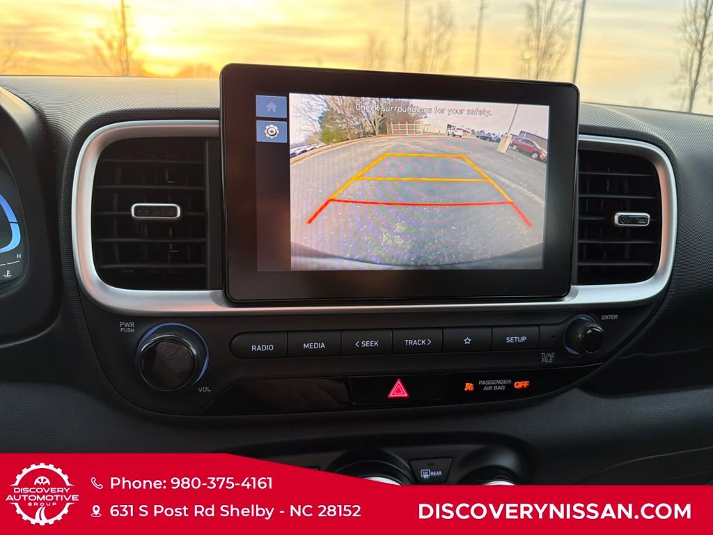 Used 2023 Hyundai Venue SEL image 19