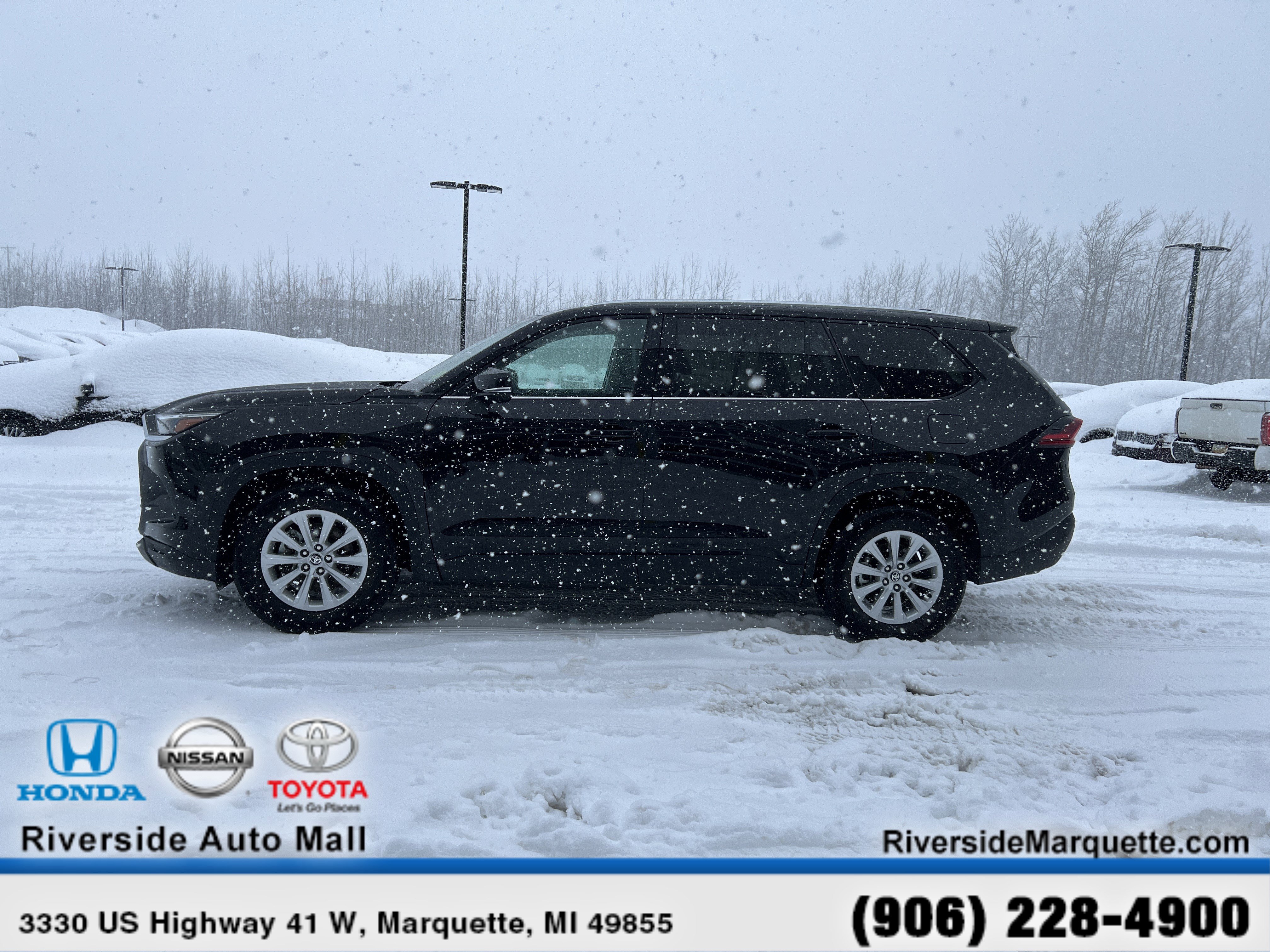 Used 2025 Toyota Grand Highlander AWD image 4