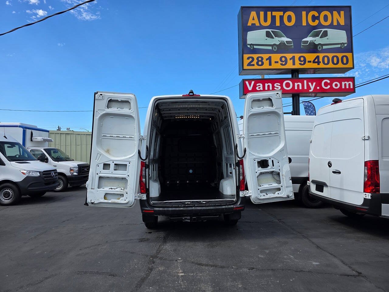 Used 2020 Mercedes-Benz Sprinter 2500 image 12