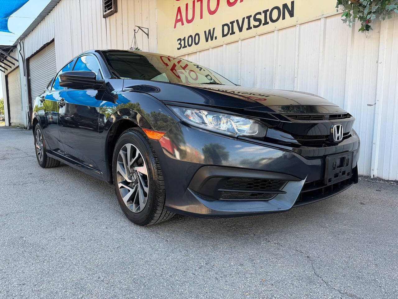 Used 2018 Honda Civic EX image 2