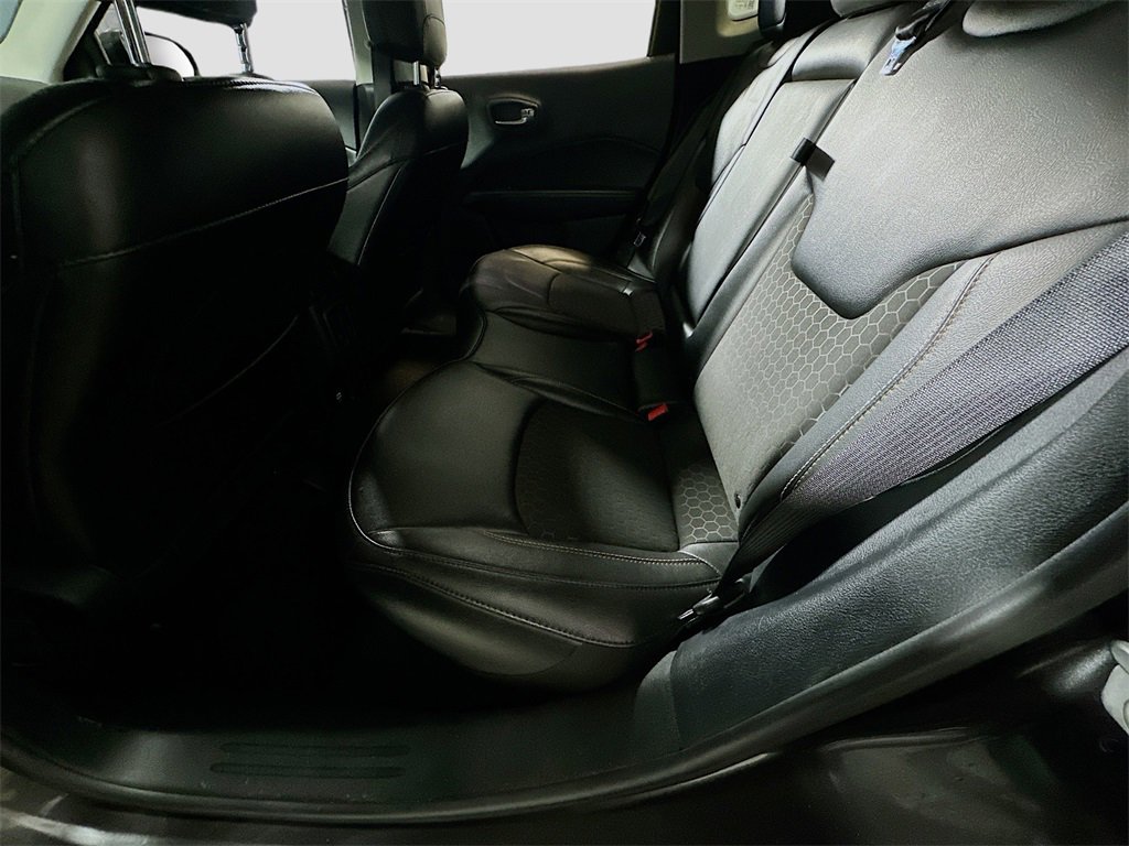 Used 2020 Jeep Compass Latitude image 33