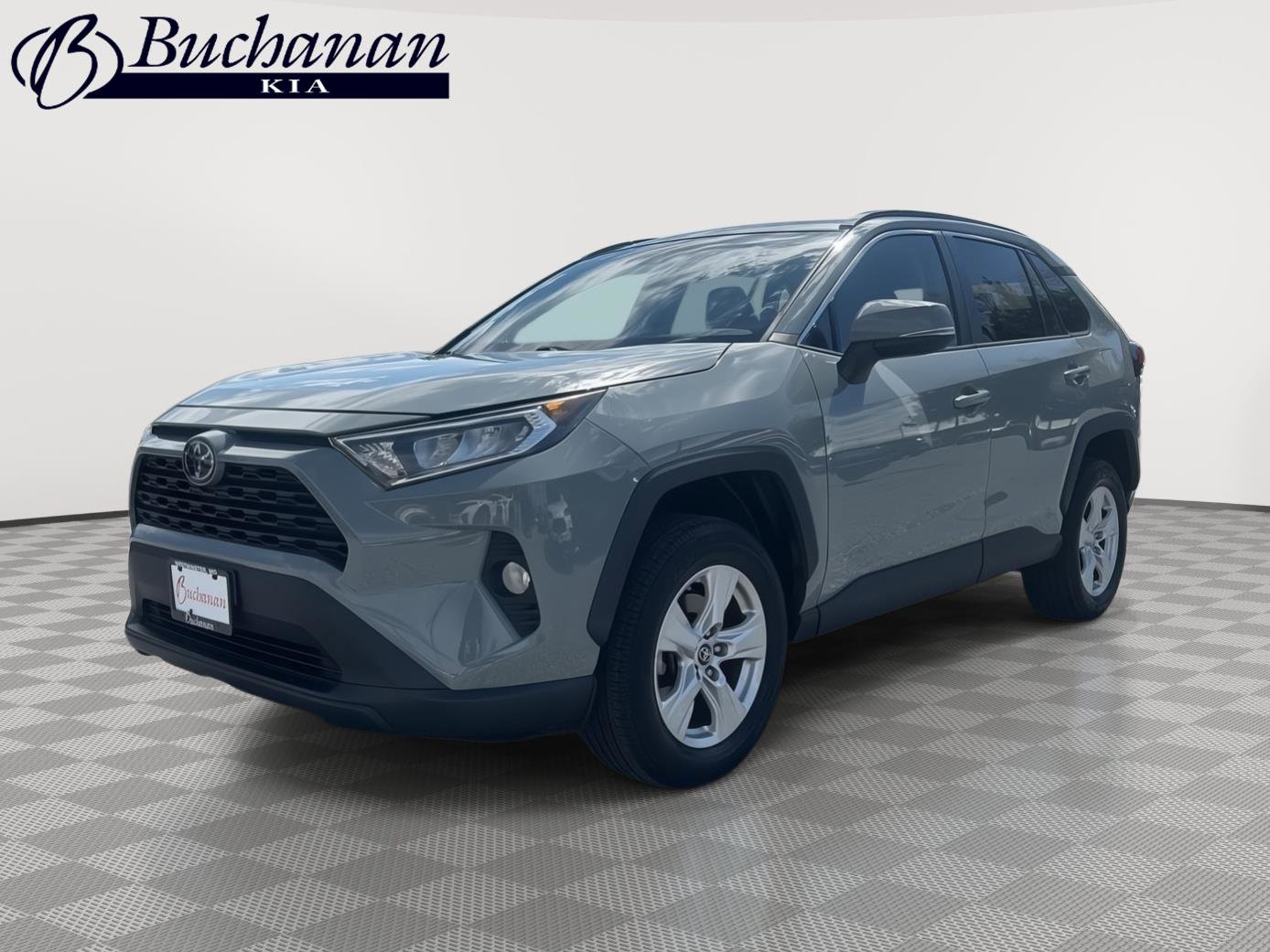Used 2019 Toyota RAV4 XLE FWD image 1