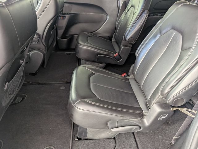 Used 2025 Chrysler Pacifica Select FWD image 23