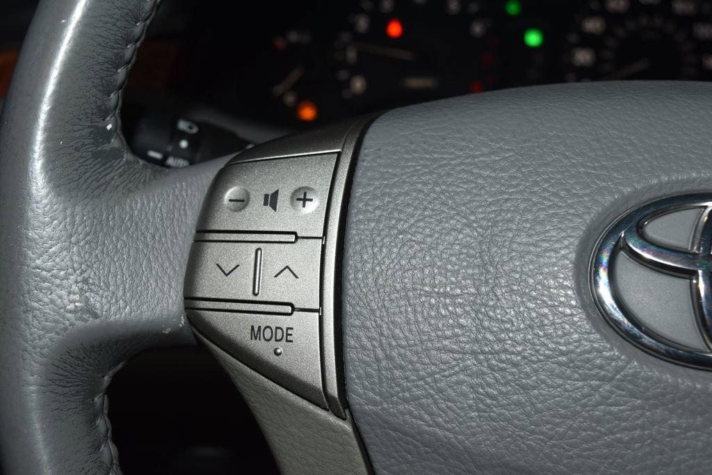 Used 2006 Toyota Avalon XLS FWD image 7