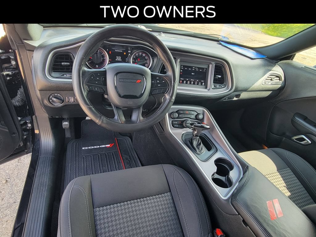 Used 2019 Dodge Challenger SXT RWD image 10