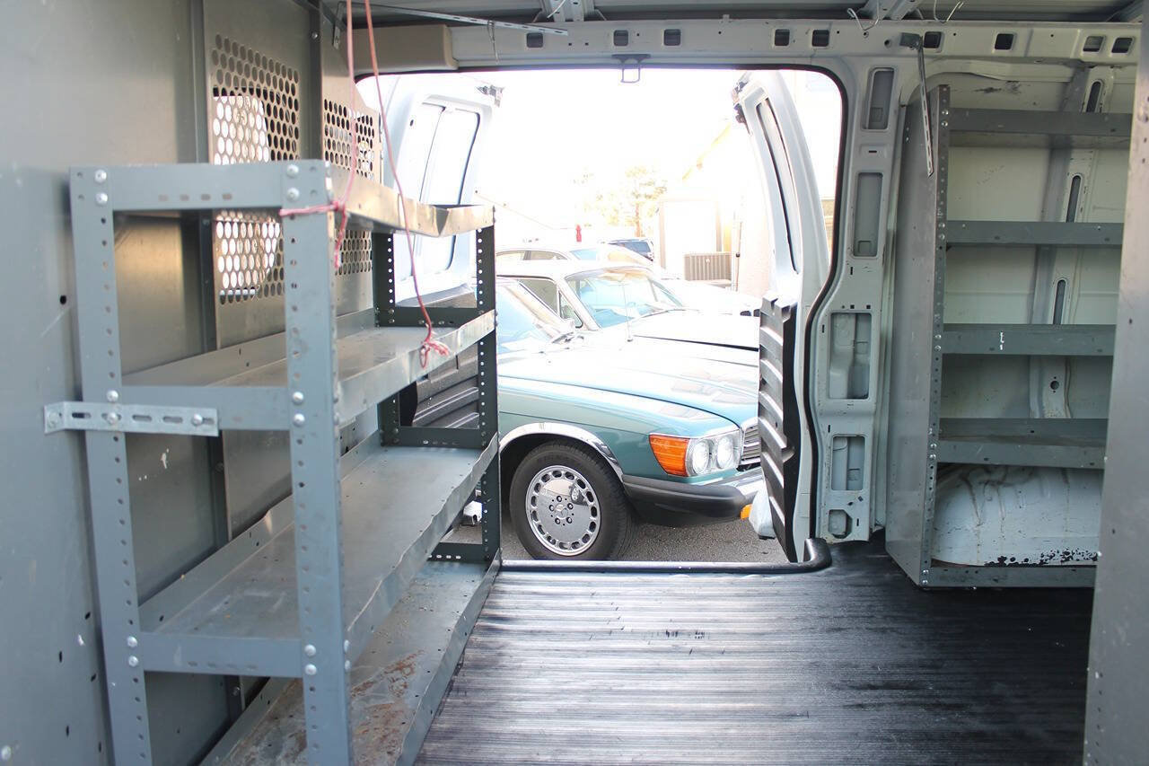 Used 2004 Chevrolet Express 1500 RWD image 25