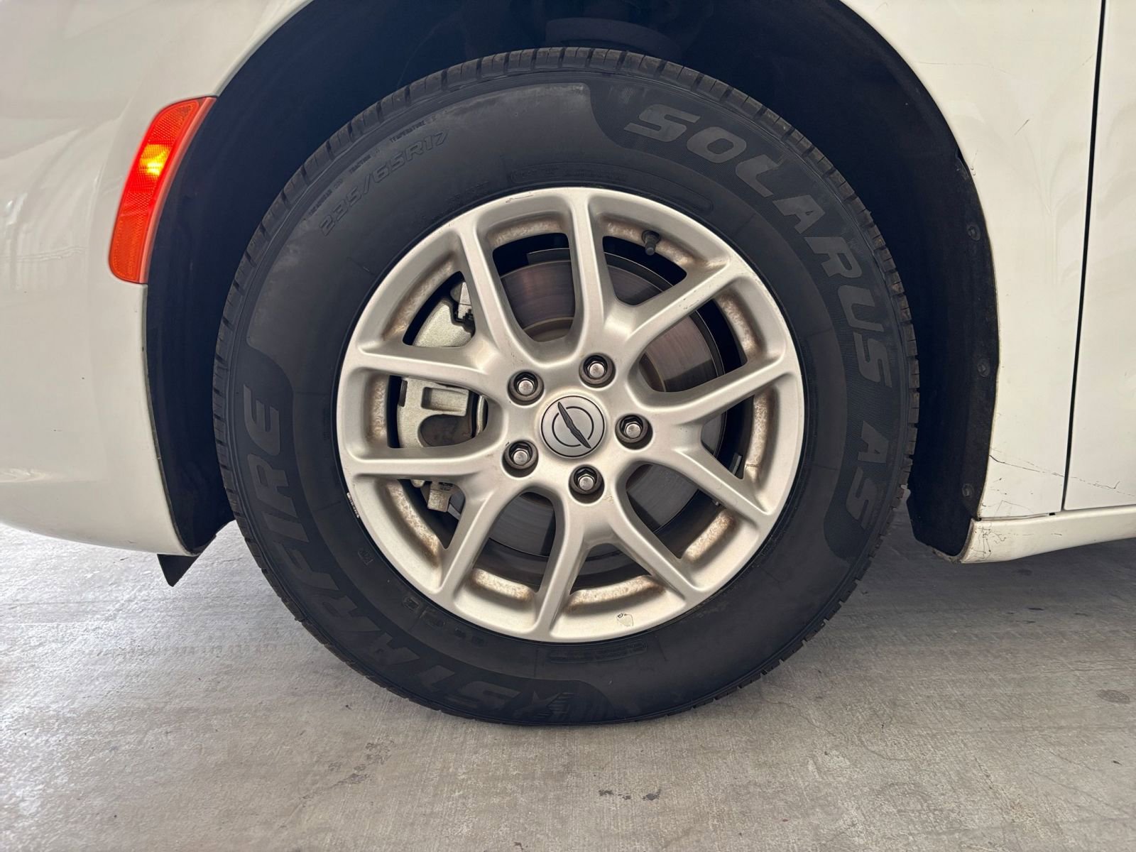 Used 2024 Chrysler Pacifica Touring-L image 33