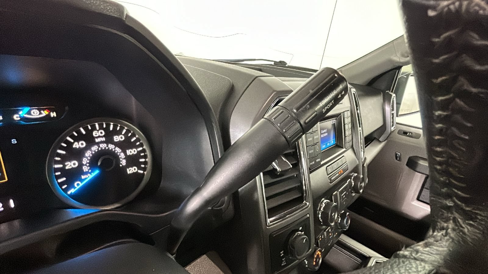 Used 2015 Ford F150 XLT w/ Equipment Group 301A Mid AWD/4WD image 24