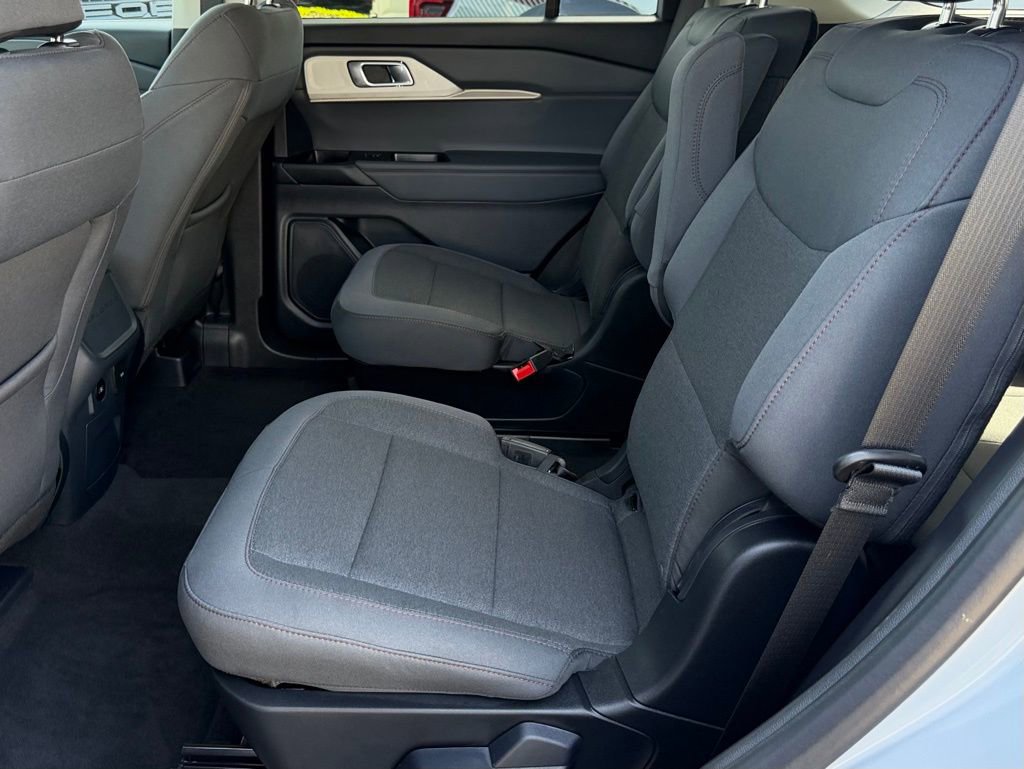 Used 2026 Ford Explorer Active RWD image 31