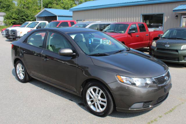 Used 2011 Kia Forte EX w/ Premium Pkg image 3