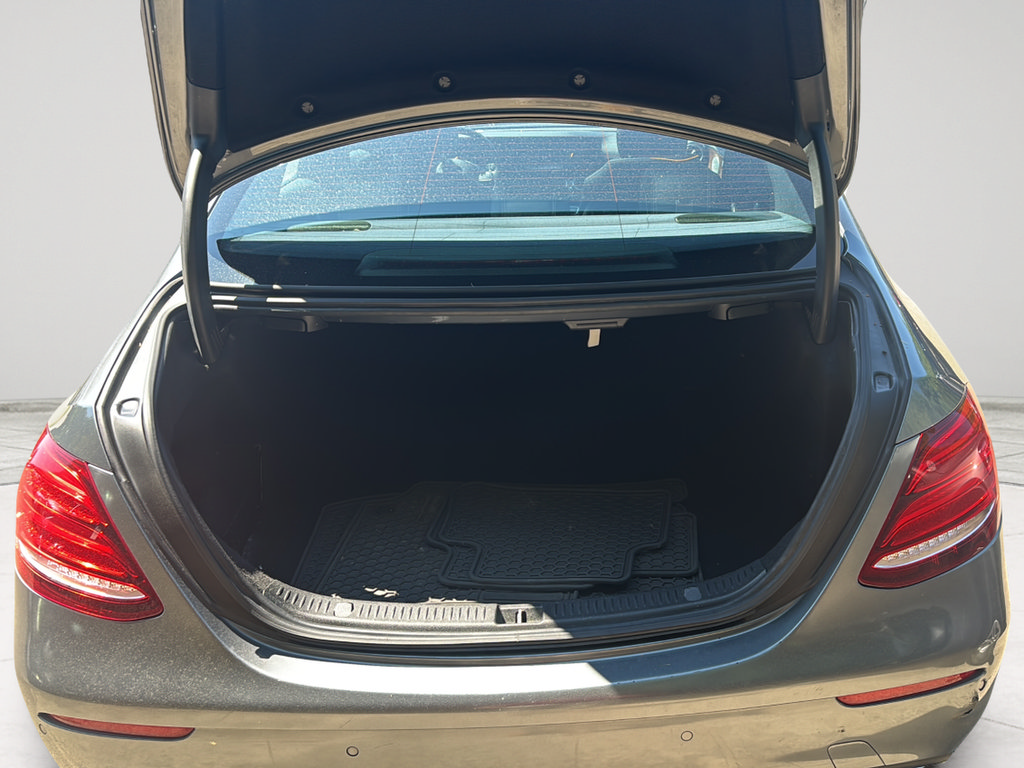 Used 2017 Mercedes-Benz E 300 4MATIC image 21