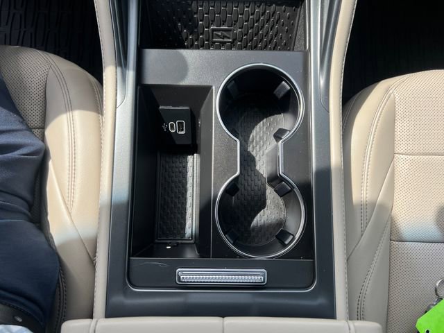 Used 2024 Lincoln Nautilus Premier AWD/4WD image 29