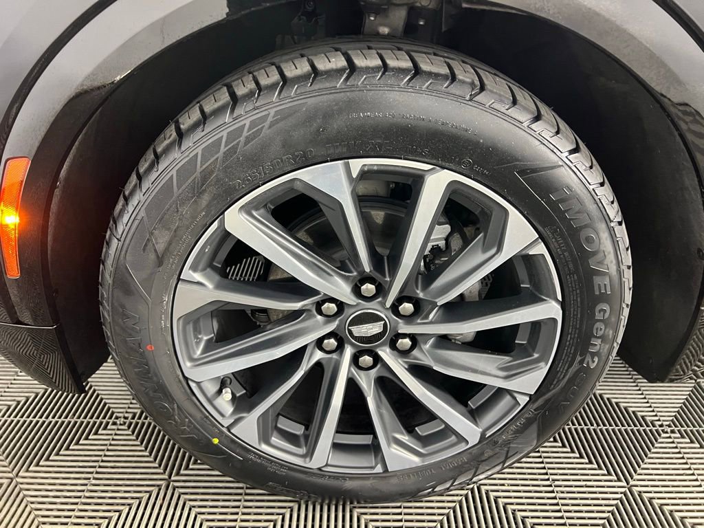 Used 2024 Cadillac Lyriq Sport image 12