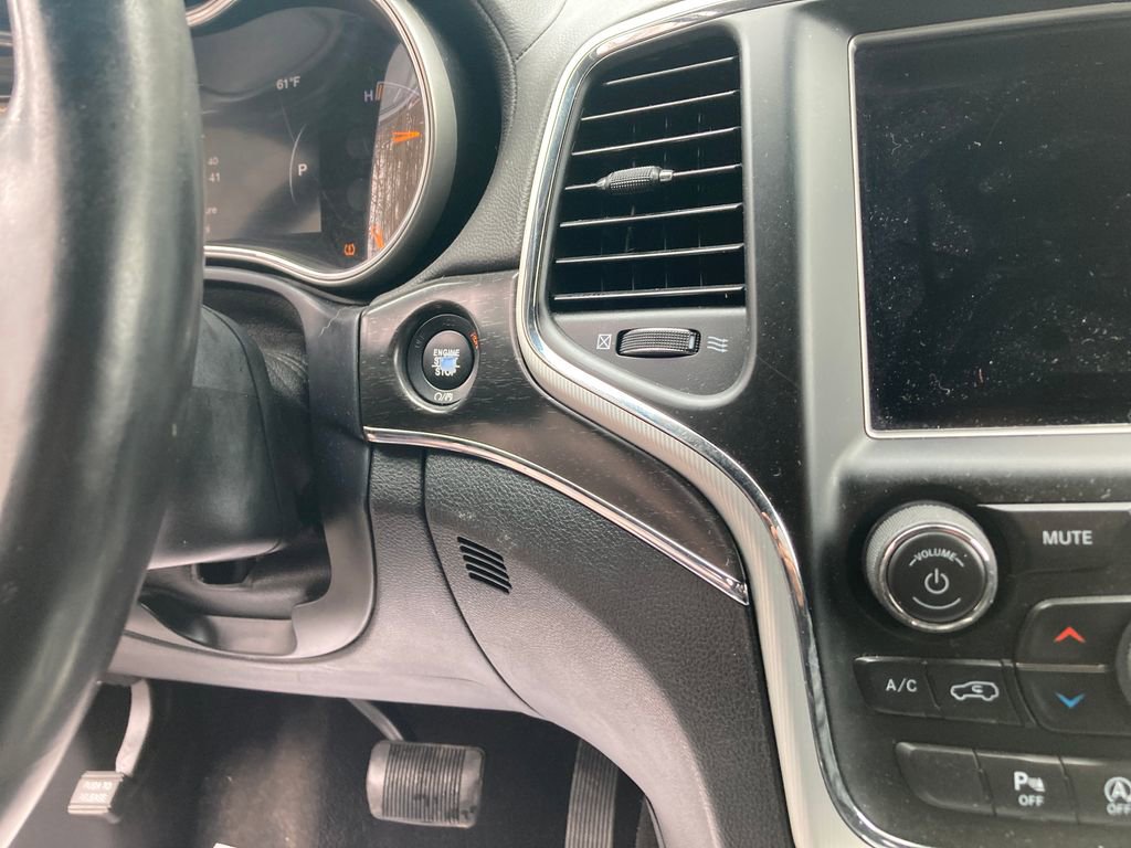 Used 2018 Jeep Grand Cherokee Limited image 21