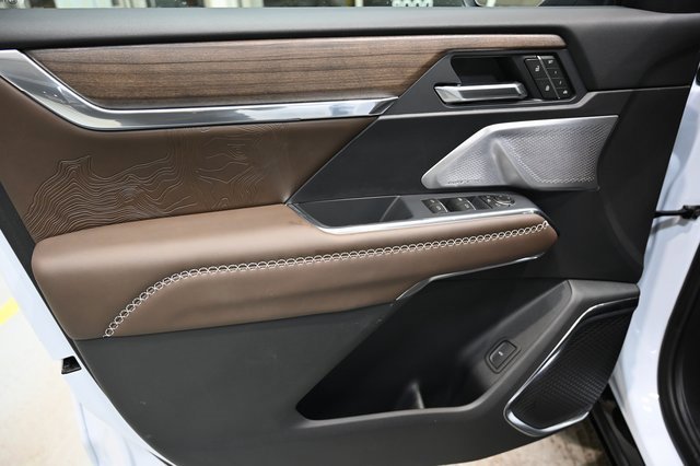 New 2026 GMC Acadia Denali Ultimate w/ LPO, Floor Liner Package image 29