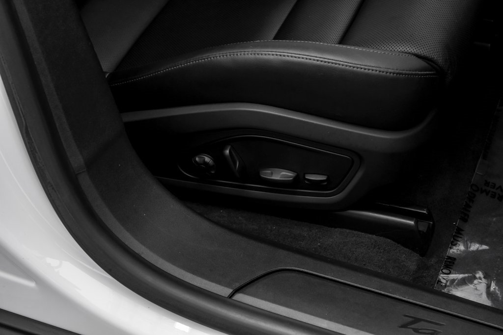 Used 2022 Porsche Taycan image 47