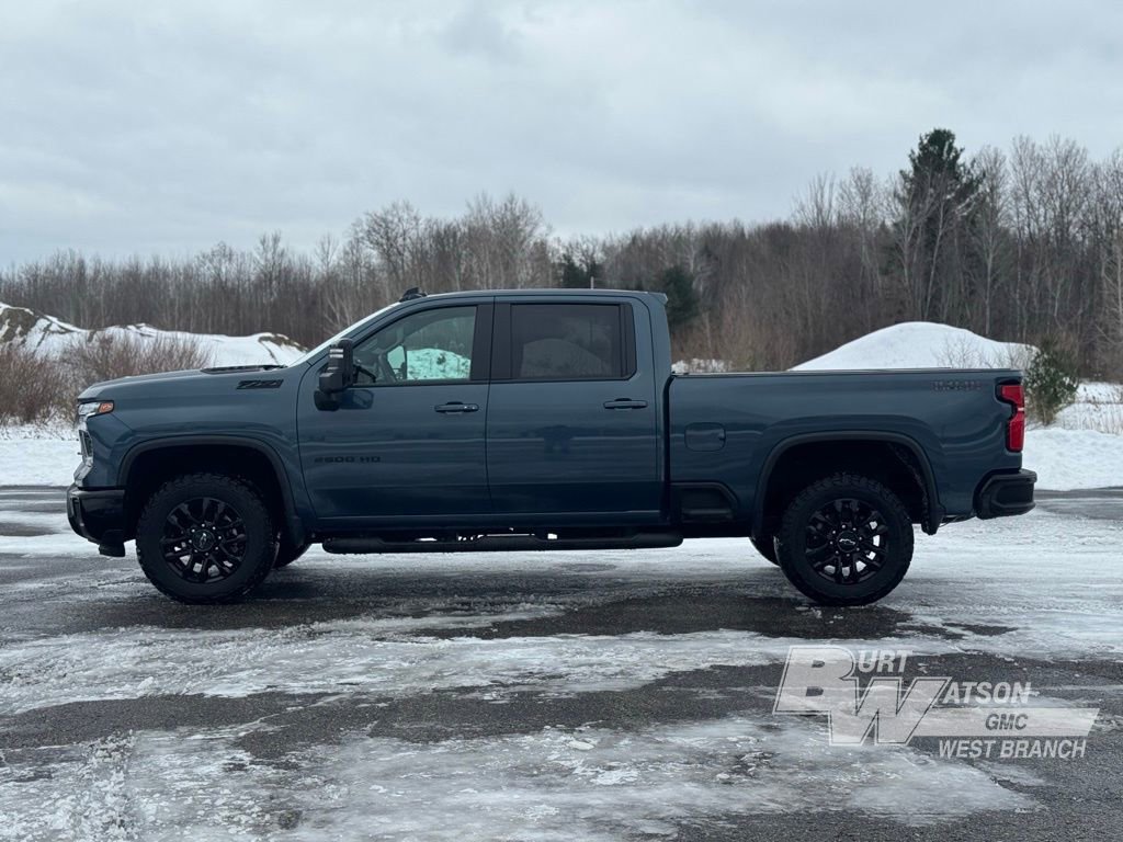 Used 2025 Chevrolet Silverado 2500 LT w/ Trail Boss Package image 3