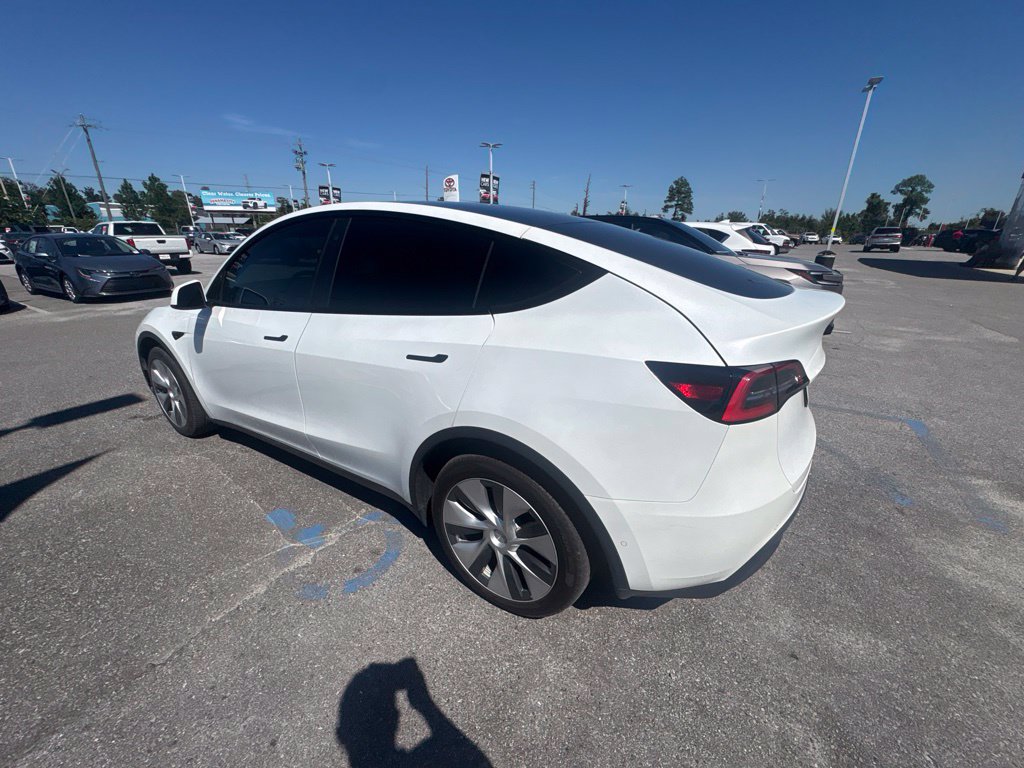 Used 2021 Tesla Model Y Long Range AWD/4WD image 30