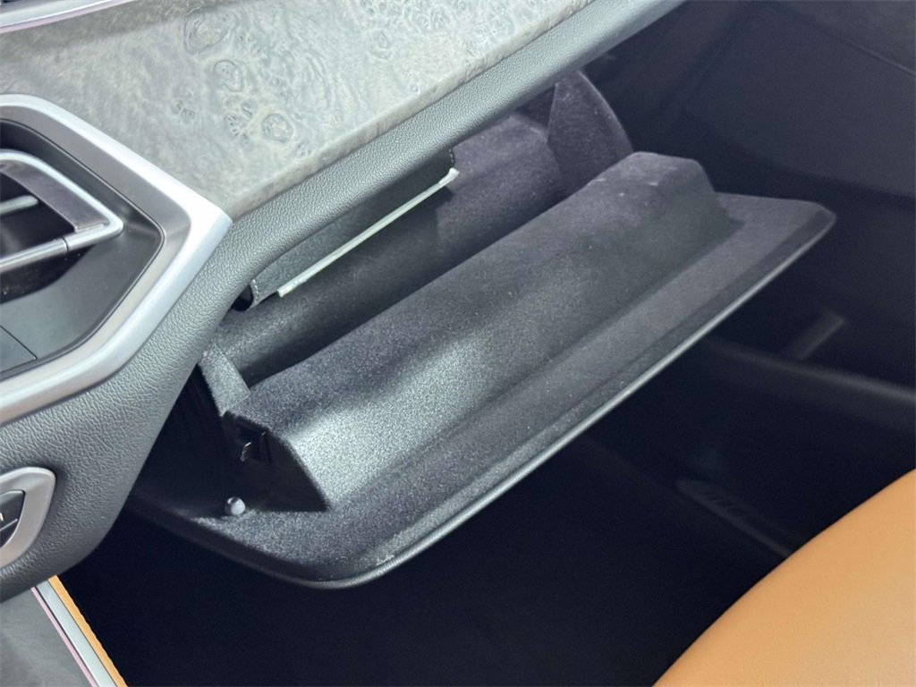 Used 2022 BMW X5 xDrive40i w/ M Sport Package image 31