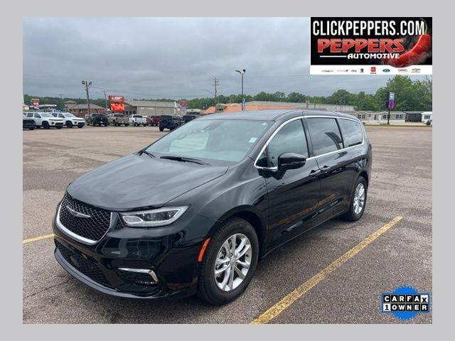 Used 2026 Chrysler Pacifica Select FWD image 1