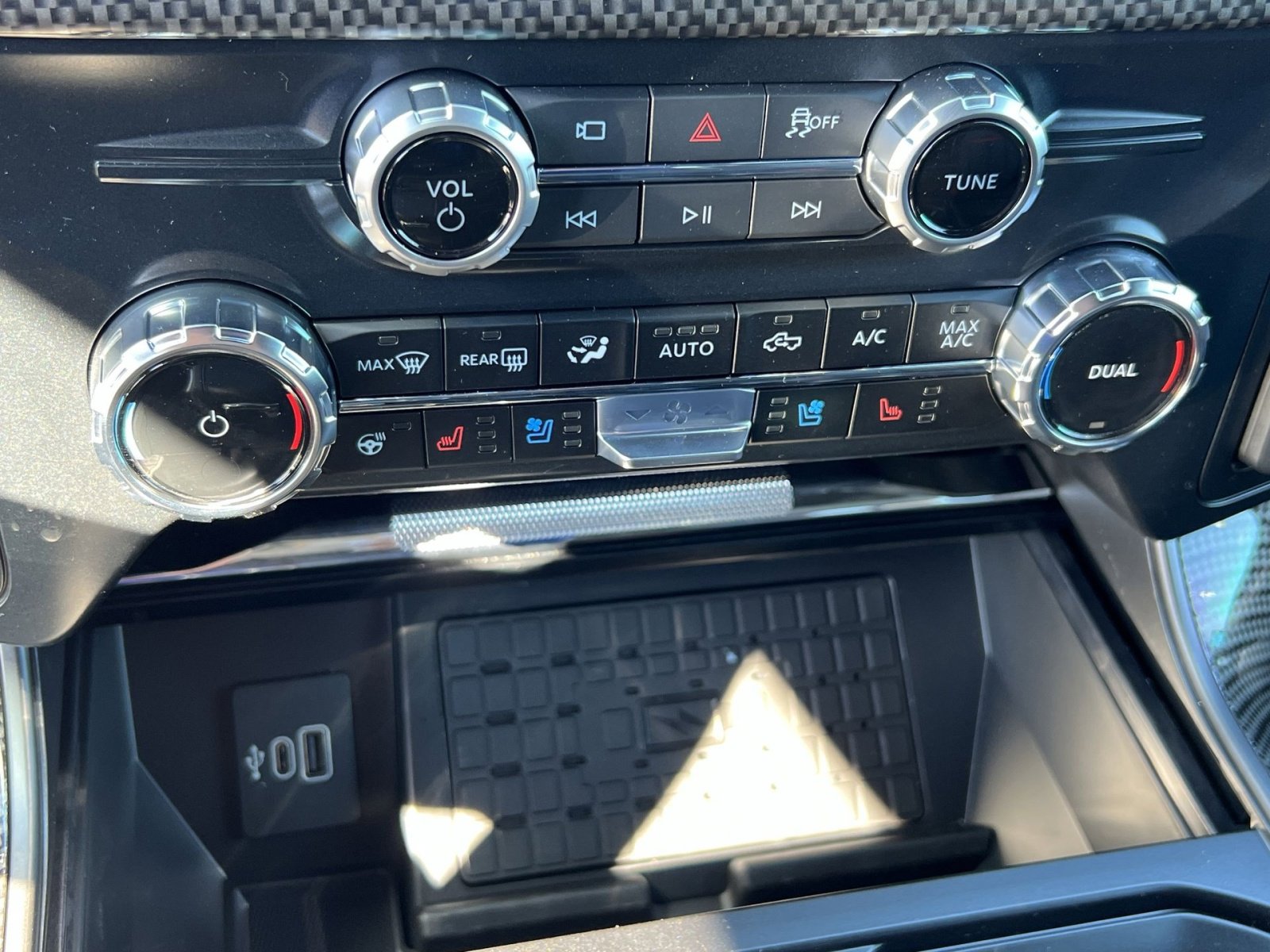 New 2025 Ford F150 Lariat w/ Equipment Group 501A Mid image 21