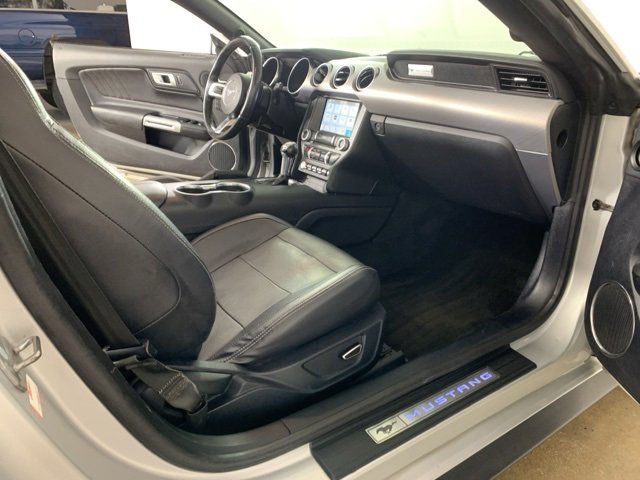 Used 2018 Ford Mustang Premium image 29