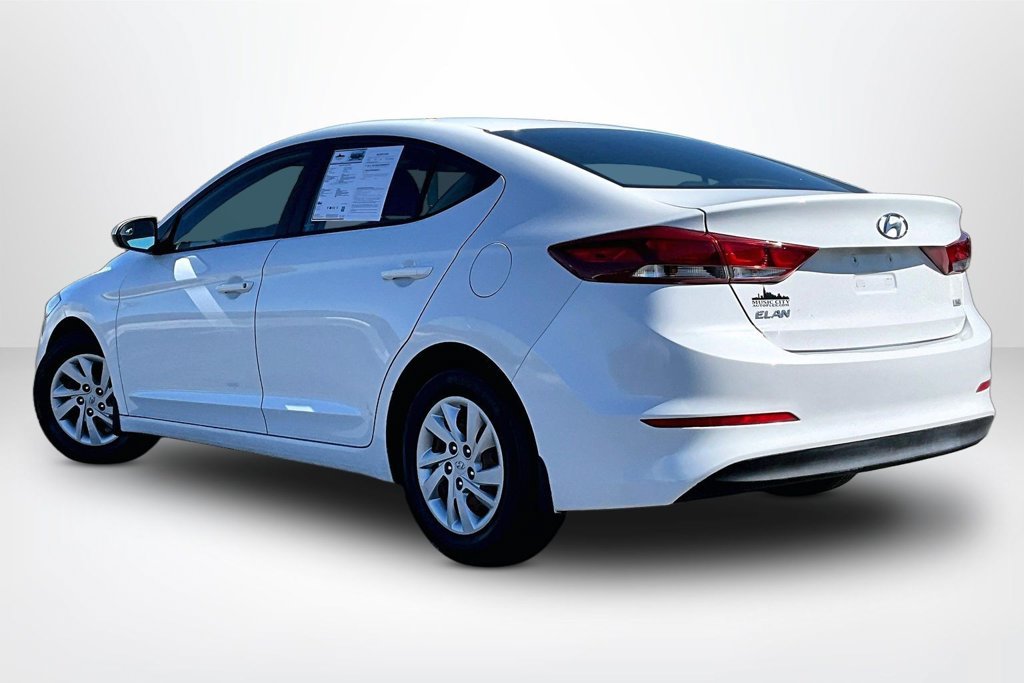 Used 2018 Hyundai Elantra SE FWD image 5