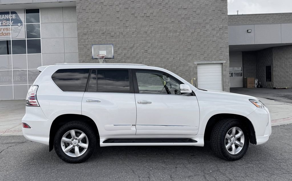 Used 2017 Lexus GX 460 w/ Navigation Package AWD/4WD image 5