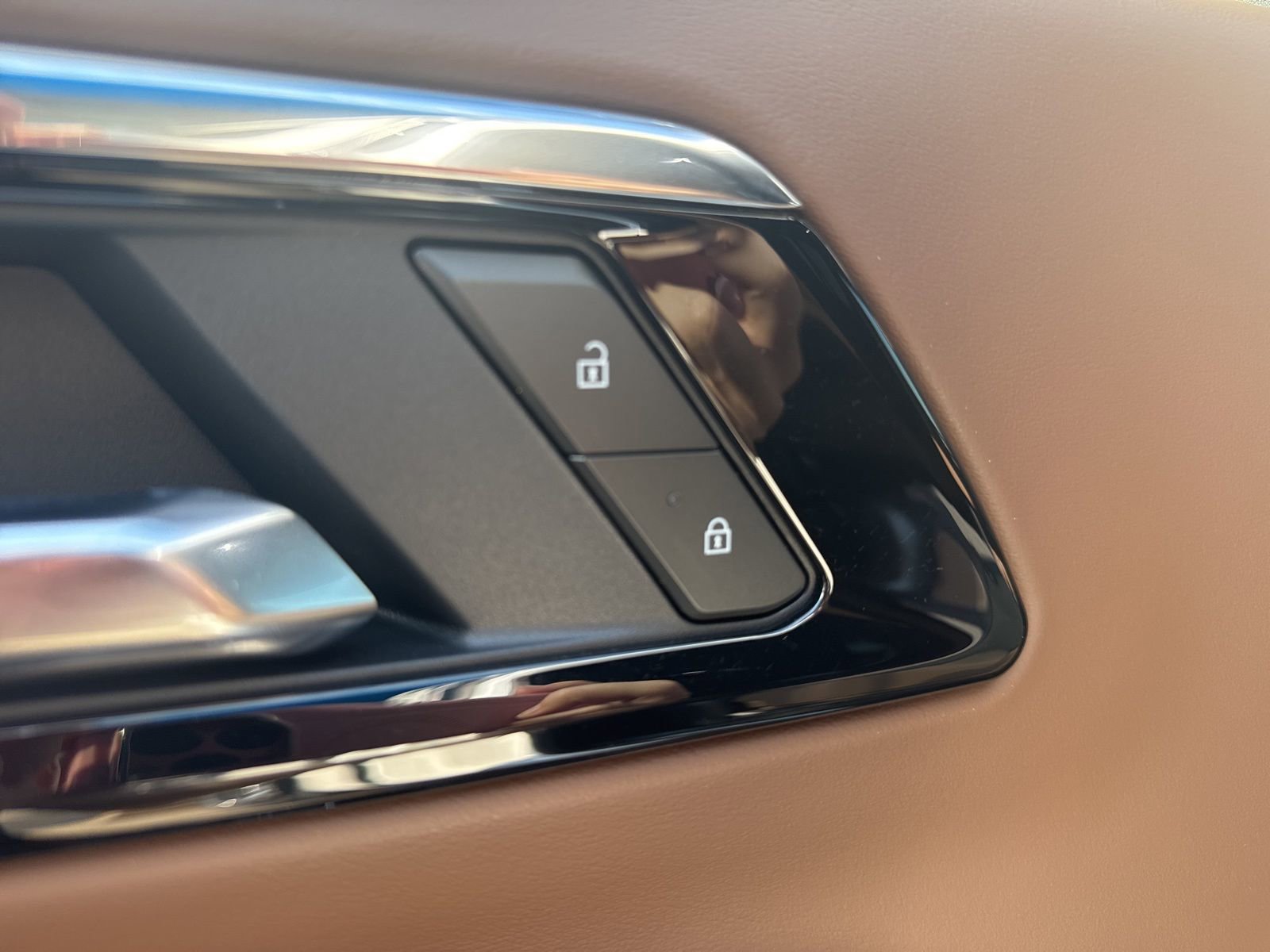 New 2025 Chevrolet Suburban High Country image 15