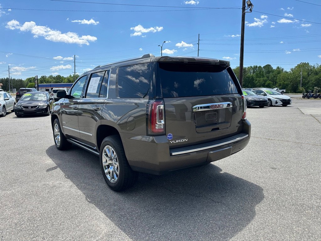 Used 2015 GMC Yukon Denali w/ Premium Package AWD/4WD image 3