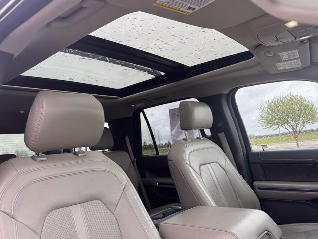 Used 2019 Ford Expedition Limited w/ Equipment Group 302A AWD/4WD image 29
