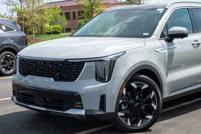 Certified 2025 Kia Sorento SX image 2