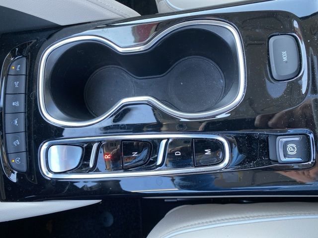 Used 2023 Buick Envision Avenir image 32