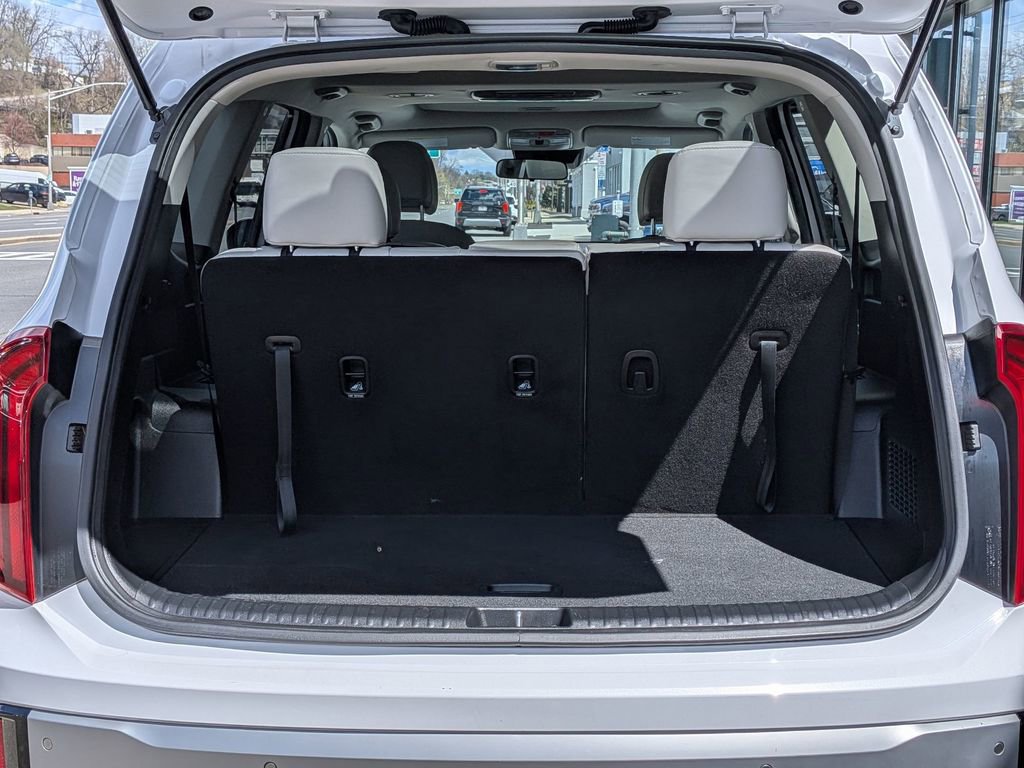 Used 2023 Kia Telluride S w/ S Sunroof Package image 9