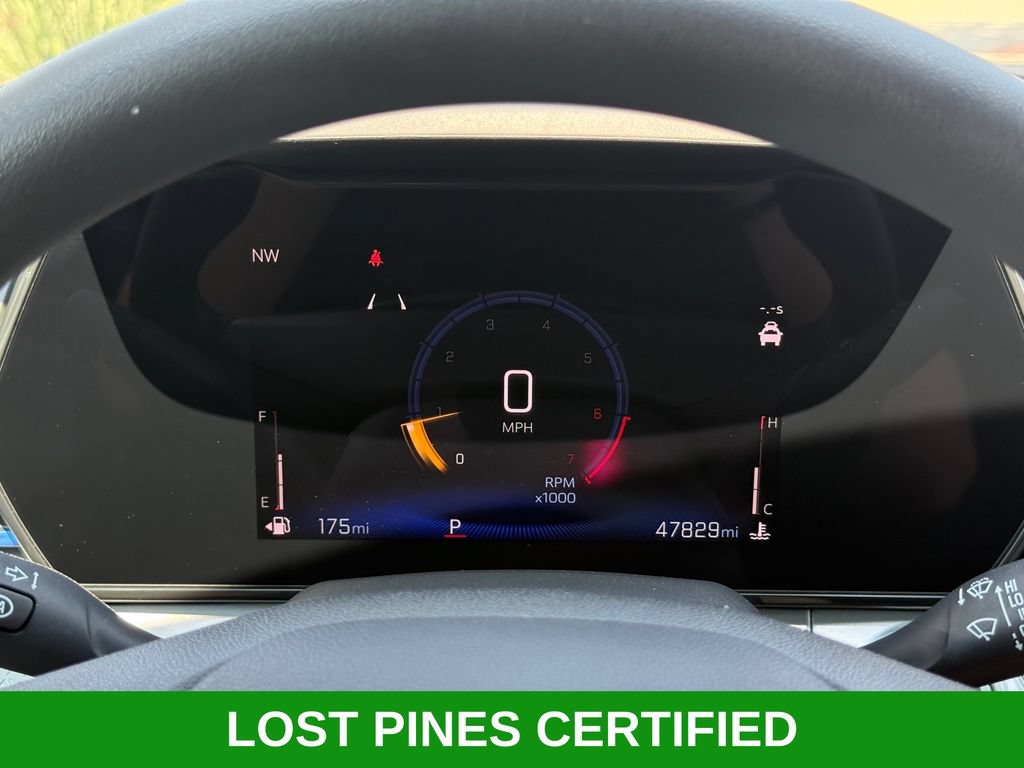 Used 2025 Chevrolet Trax LT FWD image 13