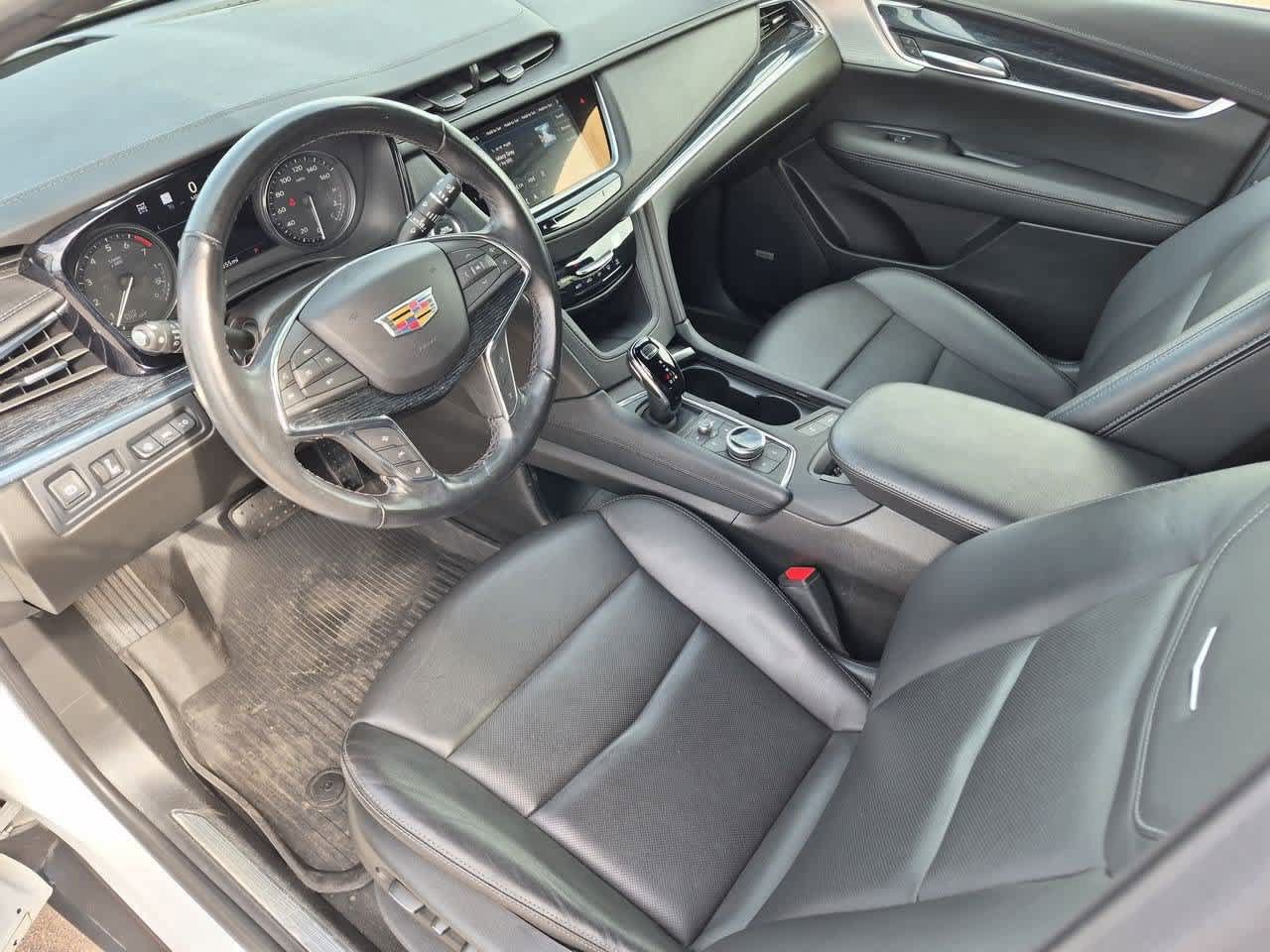 Used 2024 Cadillac XT5 Premium Luxury w/ Technology Package AWD/4WD image 2